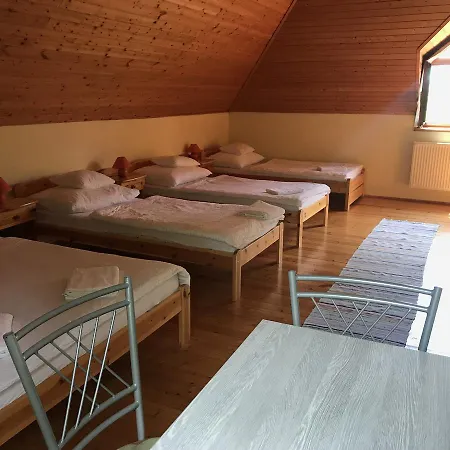 Csaladi Panzio Bed & Breakfast