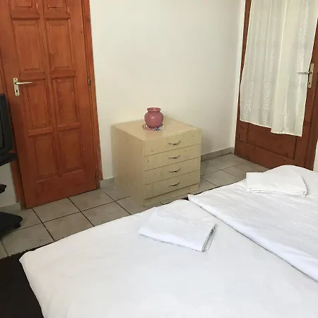 Csaladi Panzio Couette-café Balatonkeresztúr