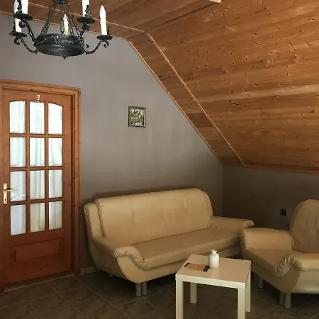 Csaladi Panzio Couette-café Balatonkeresztúr