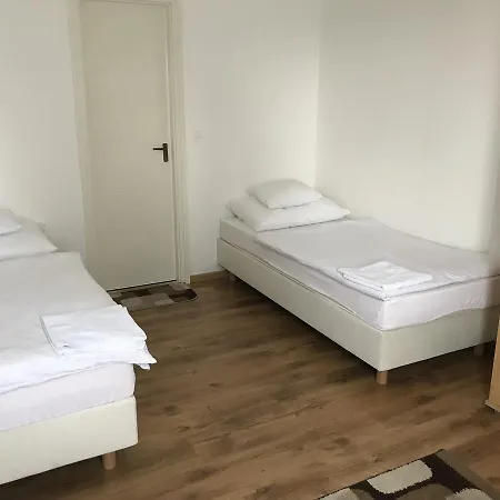 Bed & Breakfast Csaladi Panzio