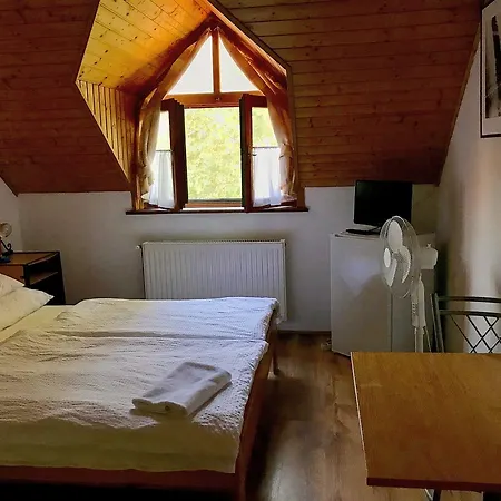 Csaladi Panzio Bed & Breakfast