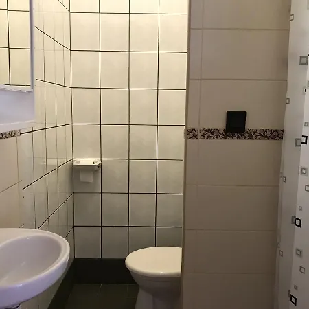 Csaladi Panzio * Balatonkeresztúr