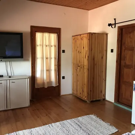 Csaladi Panzio Balatonkeresztur