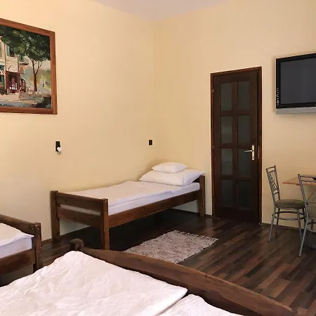 Csaladi Panzio Bed & Breakfast